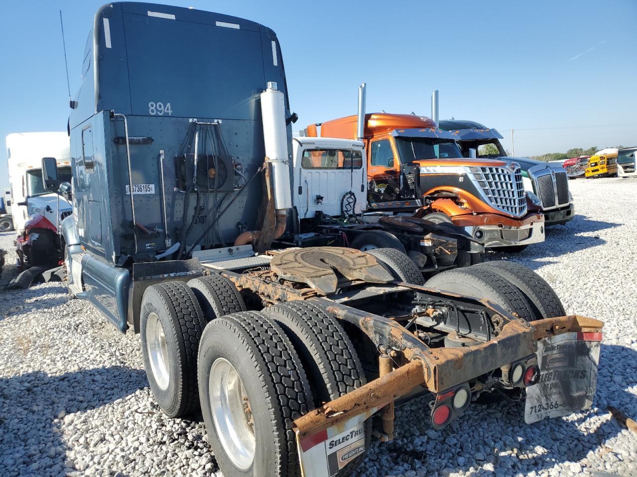 2010 PETERBILT All models VIN 1XP7D49X8AD101595 photo 3