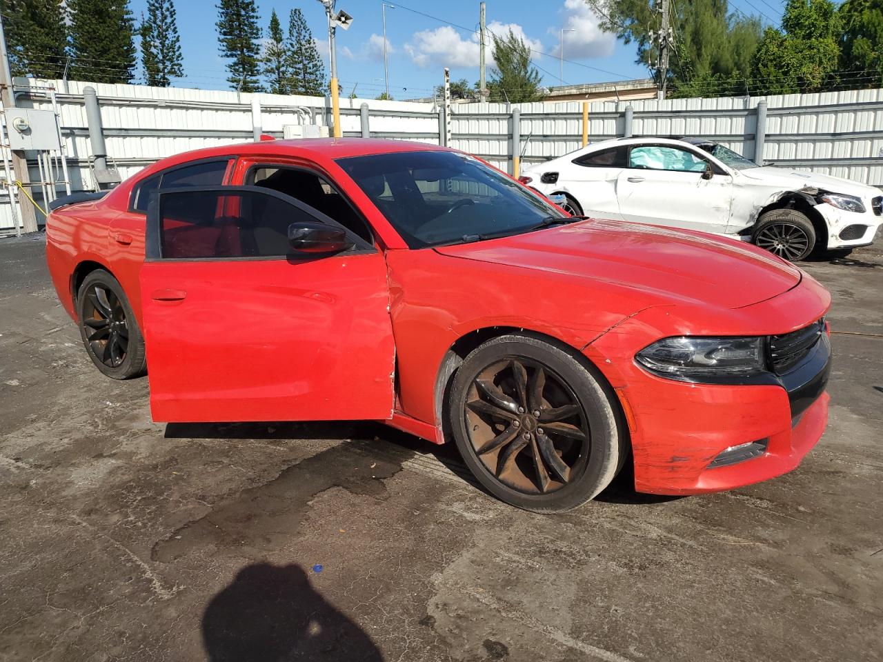 2017 Dodge Charger VIN 2C3CDXCT4HH520469 photo 4