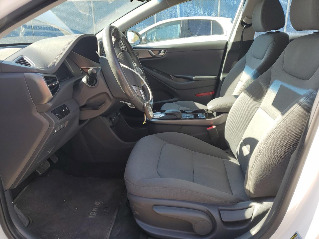 2020 Hyundai Ioniq VIN KMHC75LJ9LU060734 photo 7