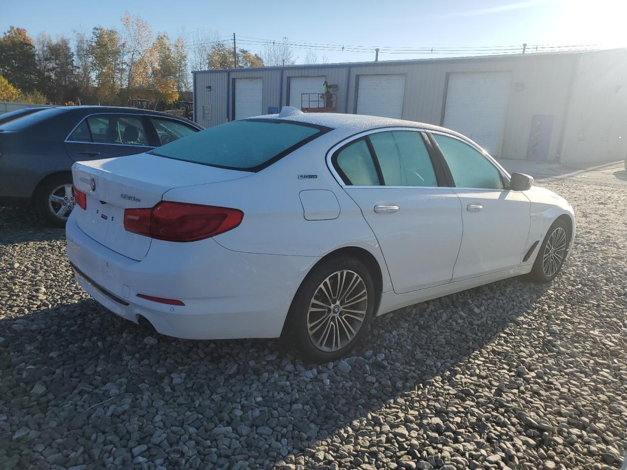 2018 BMW 5 series VIN WBAJB1C55JB083990 photo 3