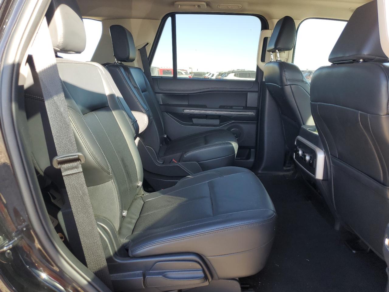 2024 Ford Expedition VIN 1FMJU1J82REA26601 photo 11