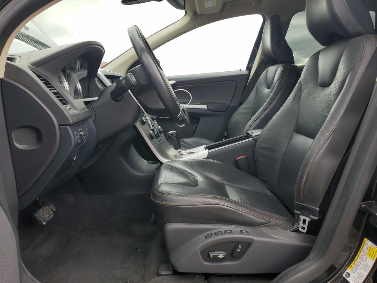 2011 VOLV Xc60 awd w VIN YV4902DZ7B2212362 photo 7