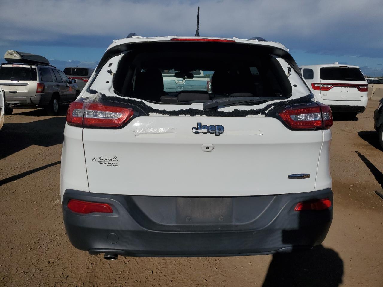 2016 Jeep Grand cher VIN 1C4PJLCB8GW356133 photo 6