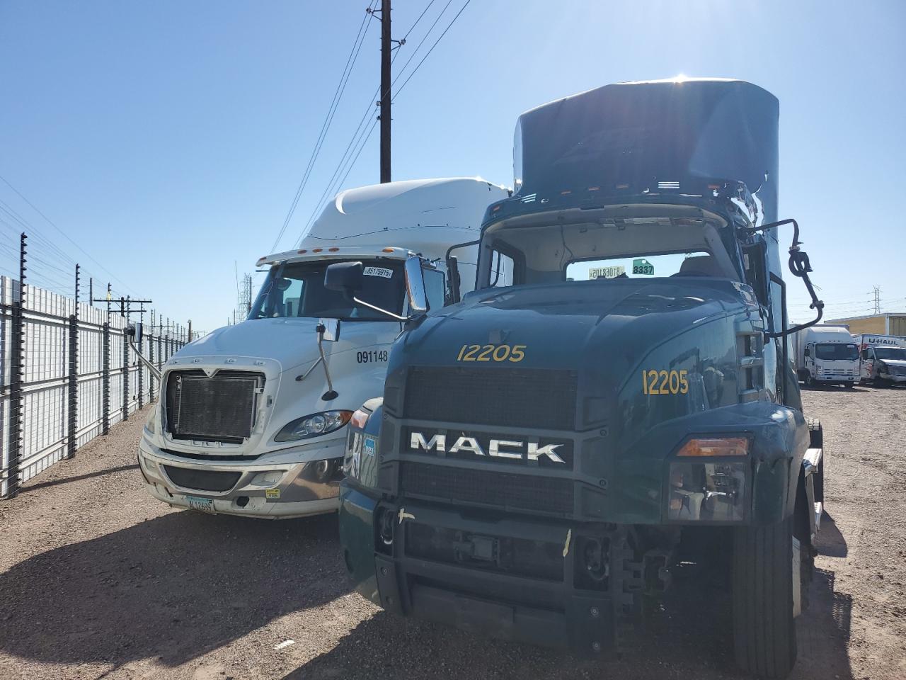 2023 MACK All models VIN 1M1AN3AY8PM003601 photo 2