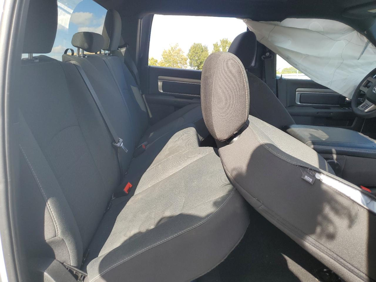 2024 Ram 1500 VIN 1C6RR6LG2RS156154 photo 10