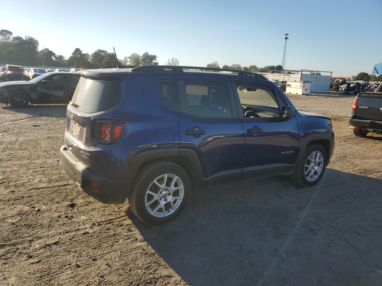 2021 Jeep Renegade VIN ZACNJCABXMPM49543 photo 3