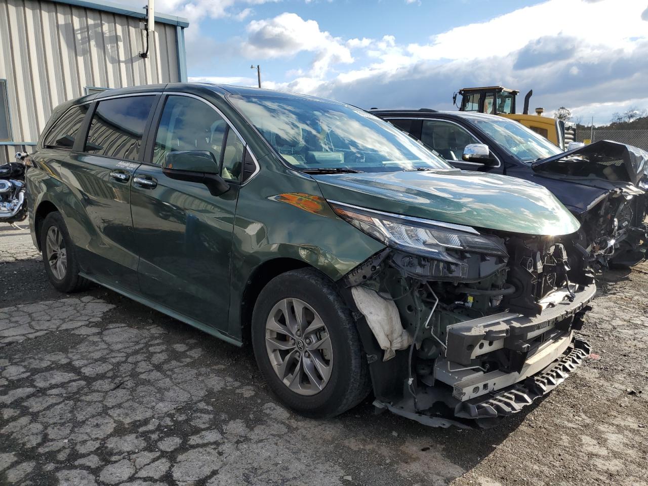 2022 Toyota All models VIN 5TDYRKECXNS077857 photo 4