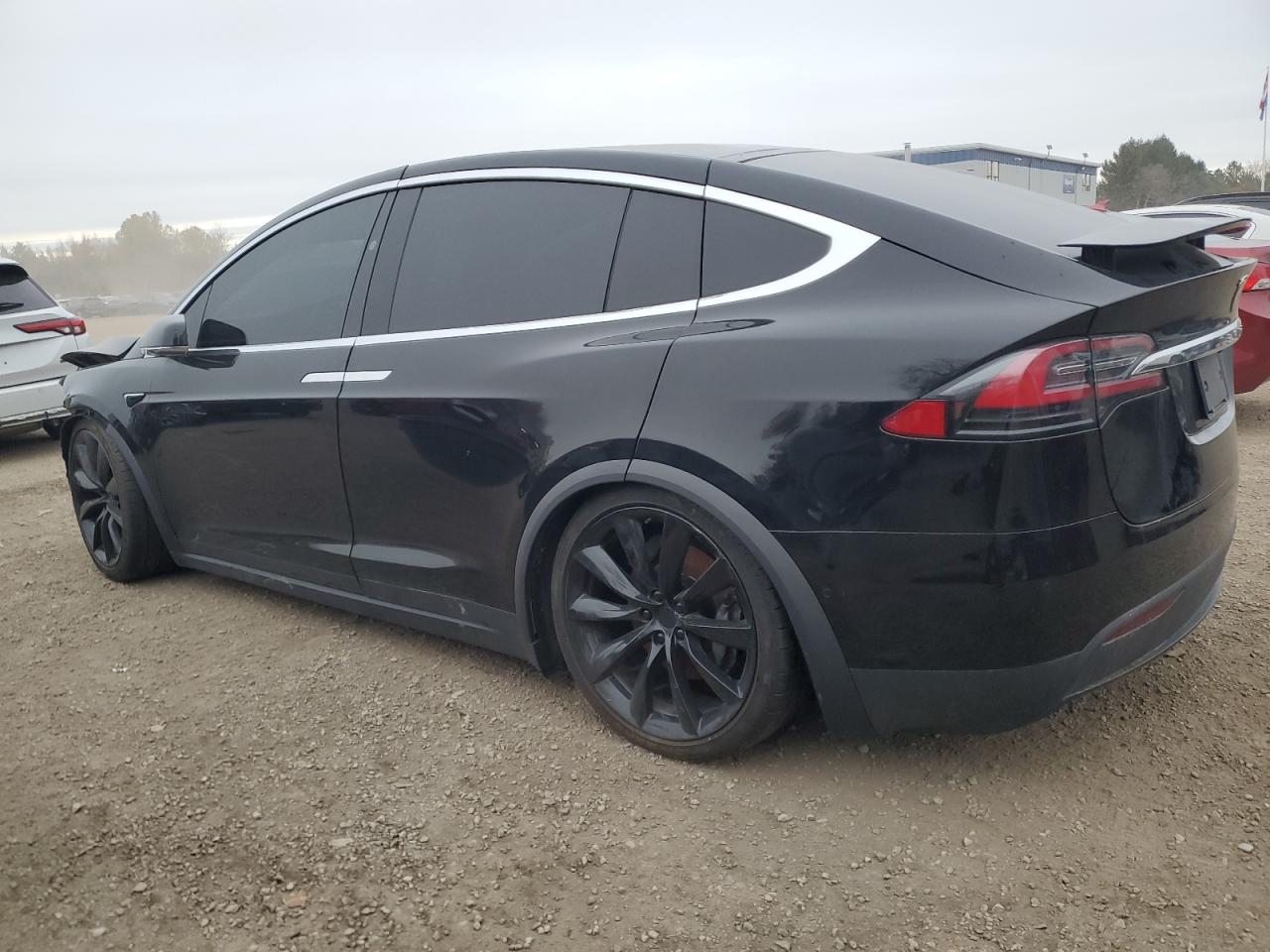 2017 TESLA Model x VIN 5YJXCBE29HF041414 photo 2