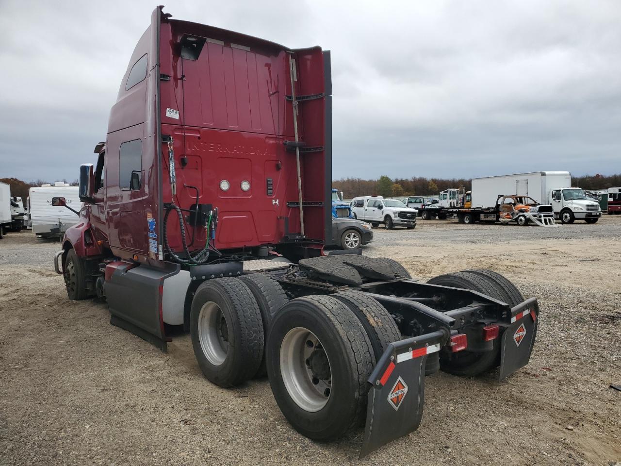 2019 International All models VIN 3HSDZAPR9KN240845 photo 3