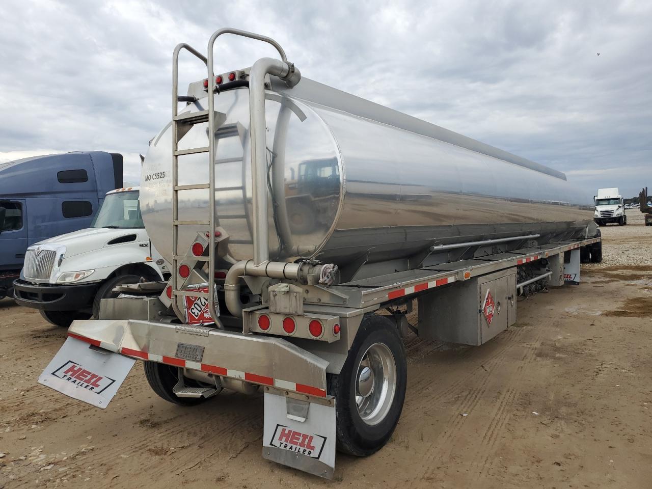 2017 HEIL All models VIN 5HTAB4325H7082017 photo 4