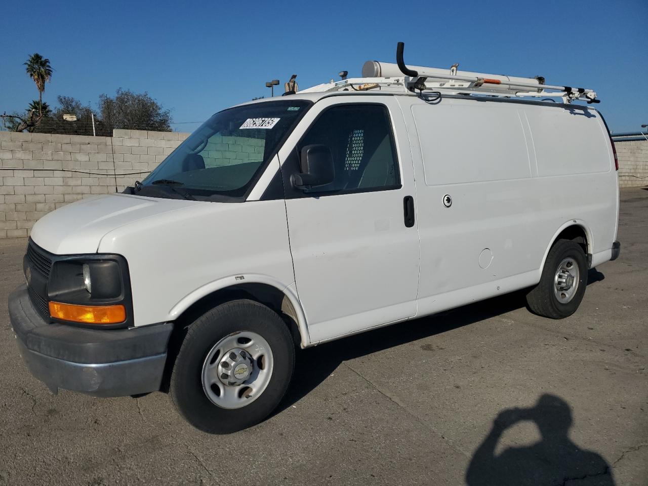 2014 Chevy Express VIN 1GCWGFCBXE1136000 photo 1