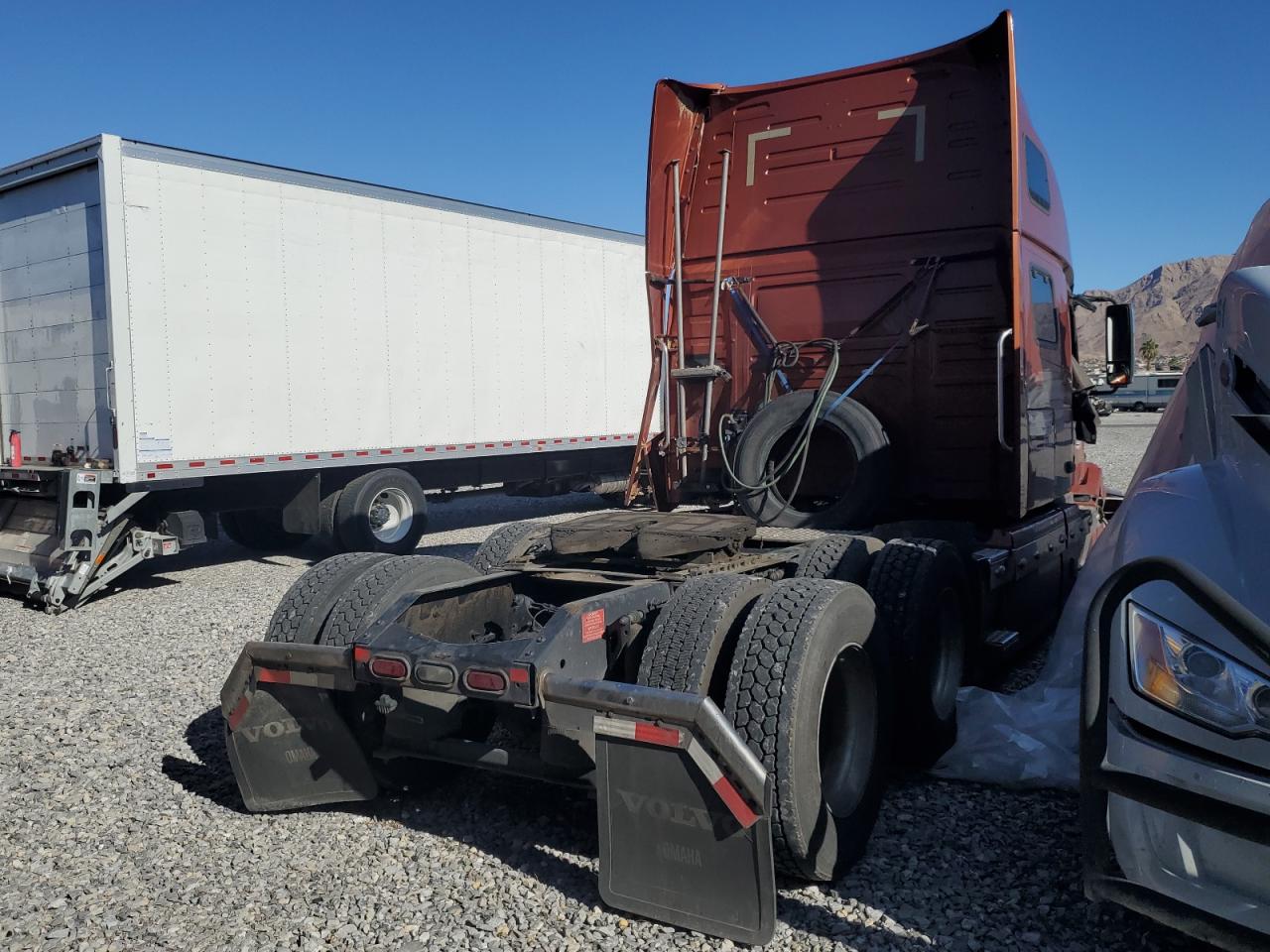 2018 Volvo All models VIN 4V4NC9EH1JN998555 photo 4