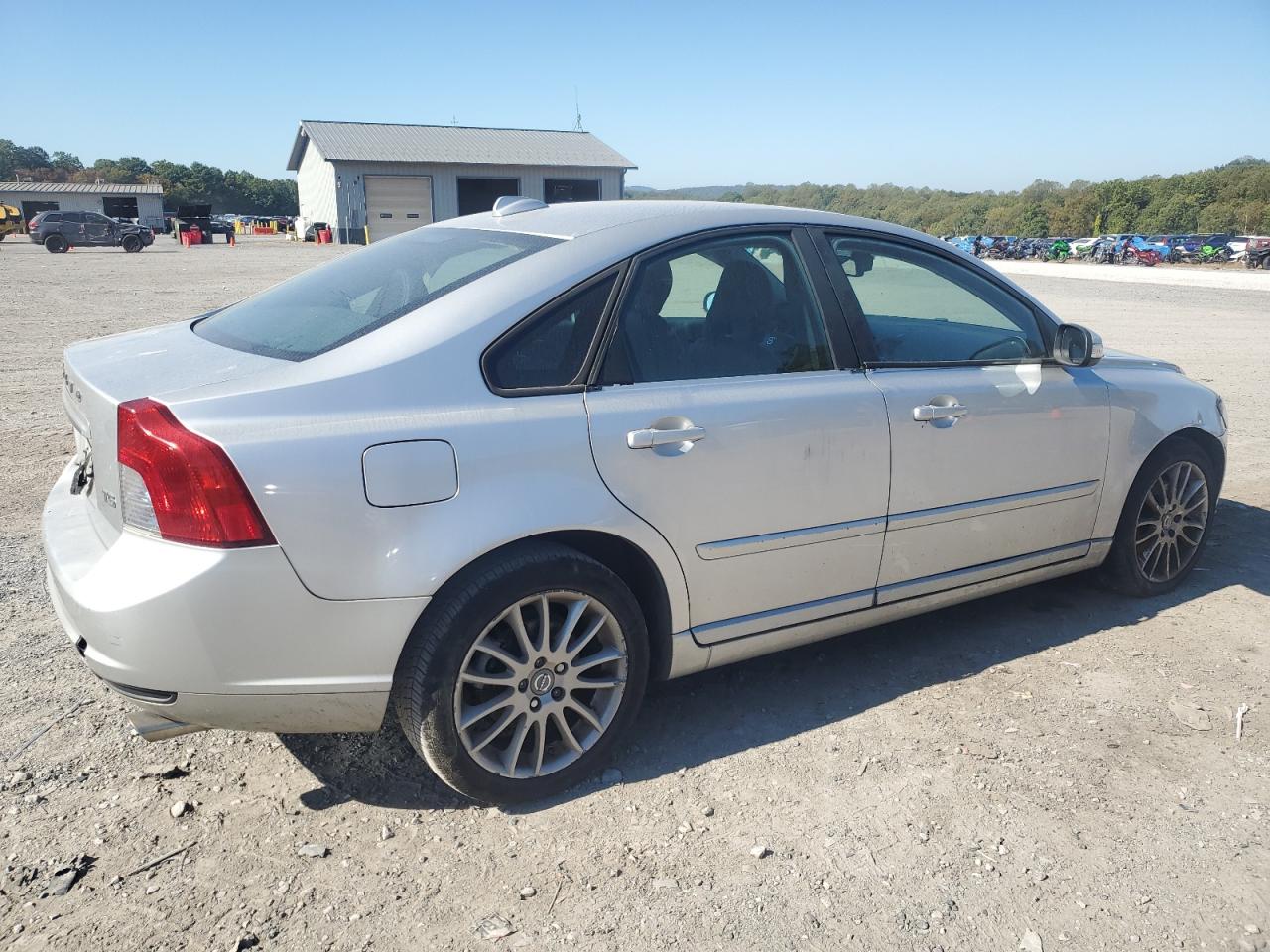 2011 Volvo S40 VIN YV1672MS1B2546692 photo 3