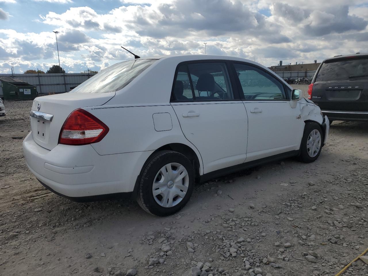 2011 NISS Versa VIN 3N1BC1AP2BL411619 photo 3