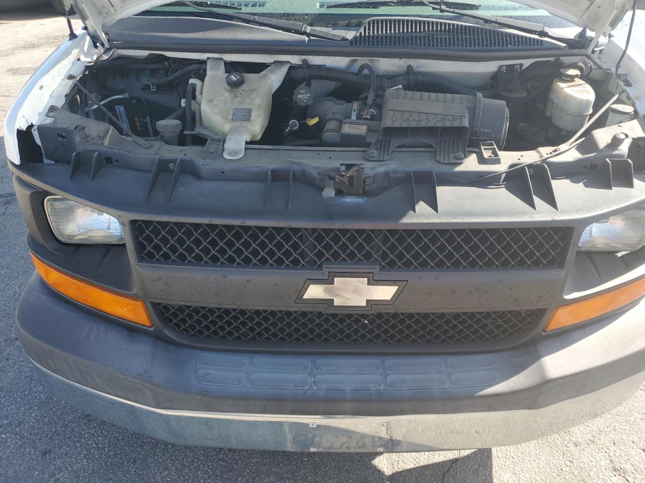 2014 Chevy Express VIN 1GCWGFCBXE1136000 photo 12