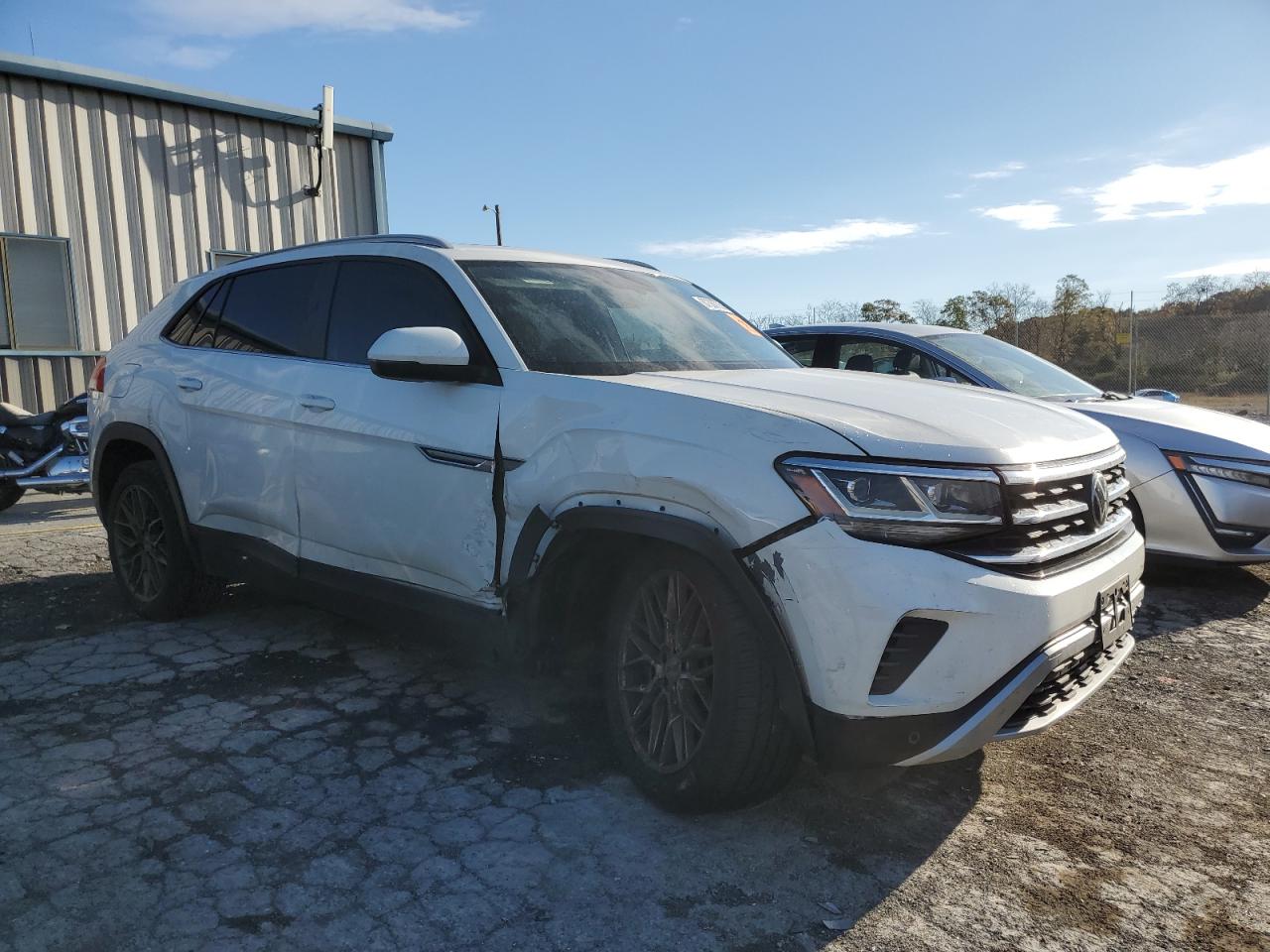 2020 Volkswagen Atlas VIN 1V26C2CA5LC207034 photo 4