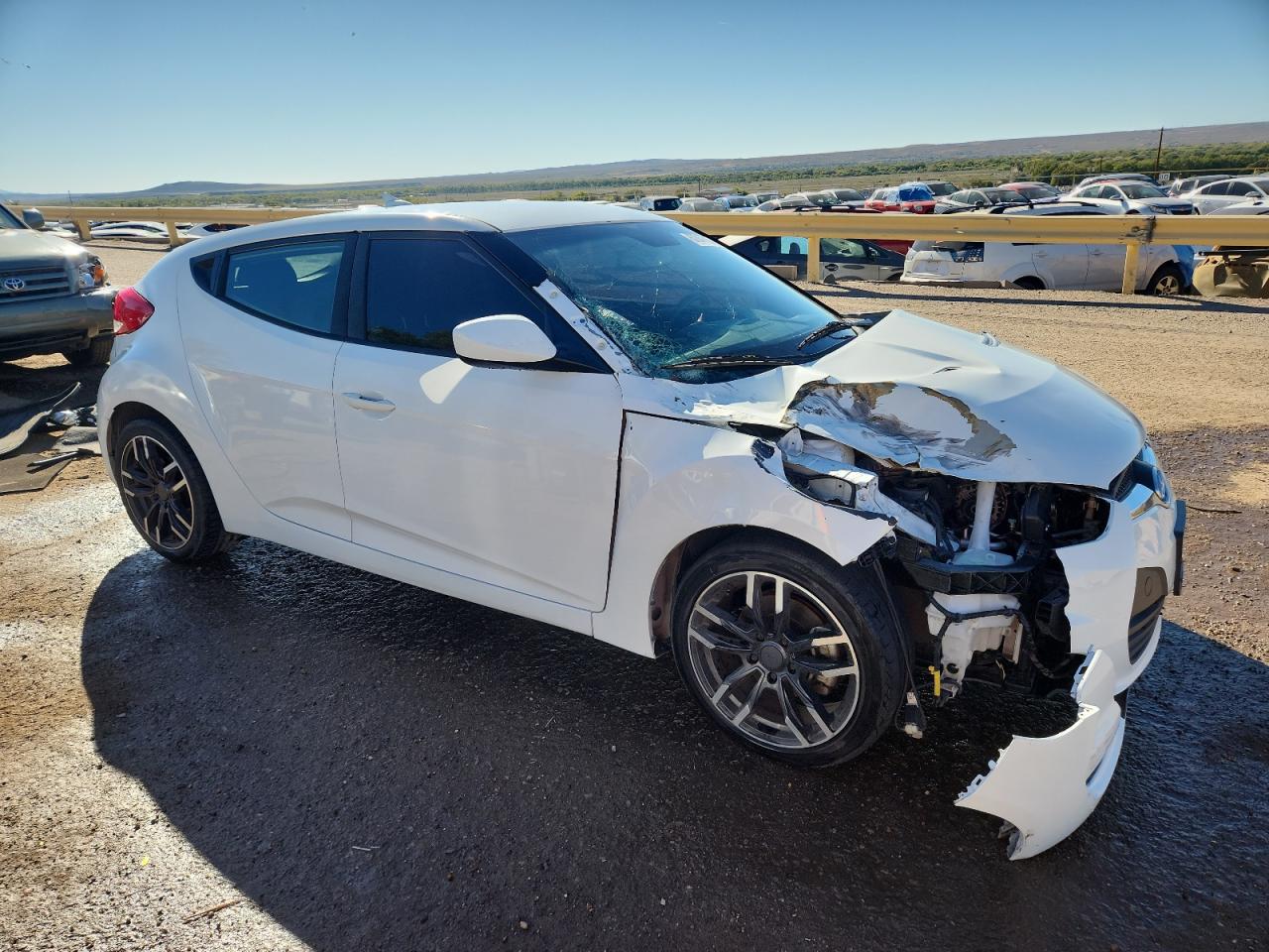 2014 Hyundai Veloster VIN KMHTC6AD7EU190996 photo 4