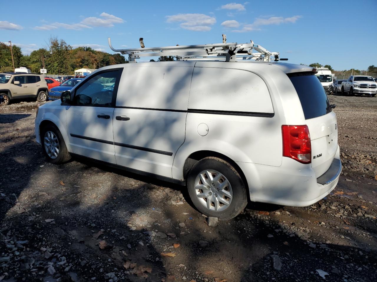 2014 Ram Tradesman VIN 2C4JRGAG7ER432953 photo 2