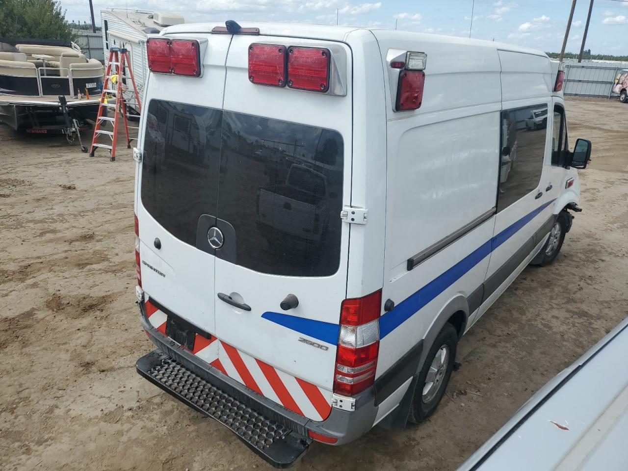 2017 Mercedes-Benz Sprinter VIN WDAPE7CD2HP390628 photo 3