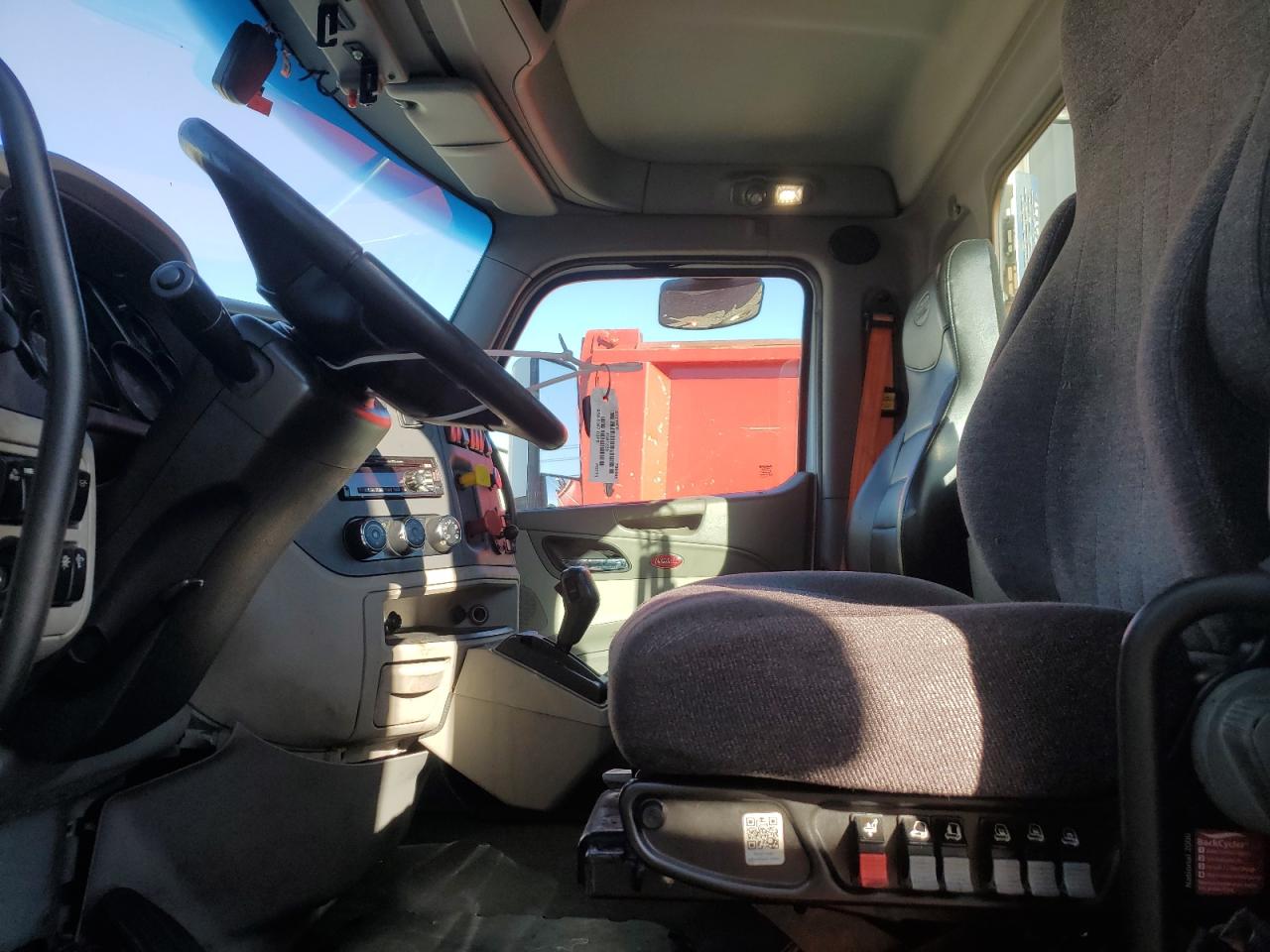 2018 PETERBILT All models VIN 1XPBA48X3JD477710 photo 5