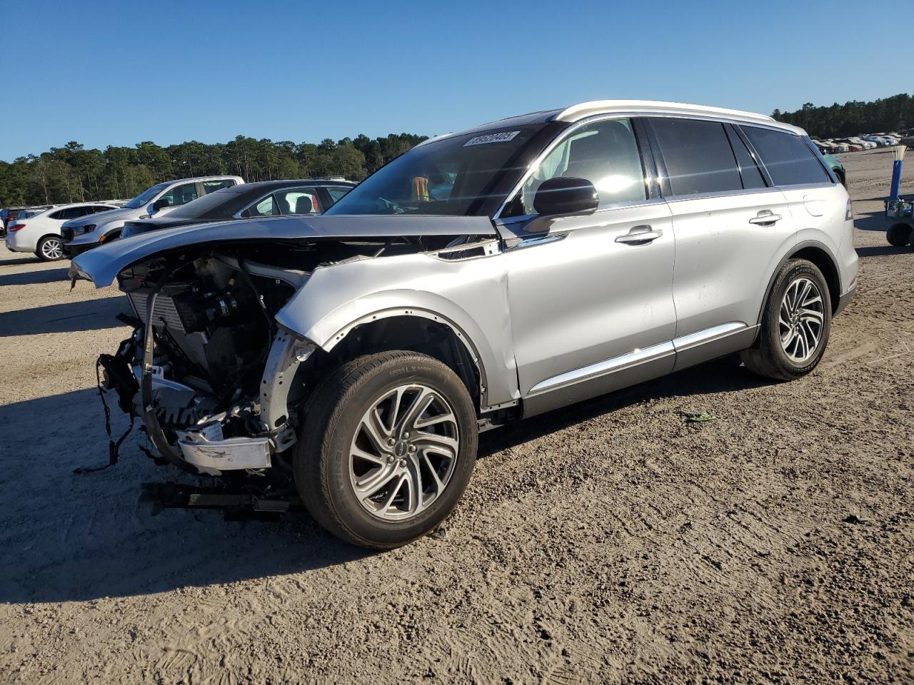 2023 Lincoln Aviator VIN 5LM5J6WC0PGL11056 photo 1