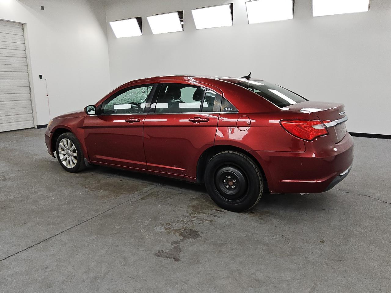 2012 Chrysler 200 VIN 1C3CCBBB2CN107111 photo 2
