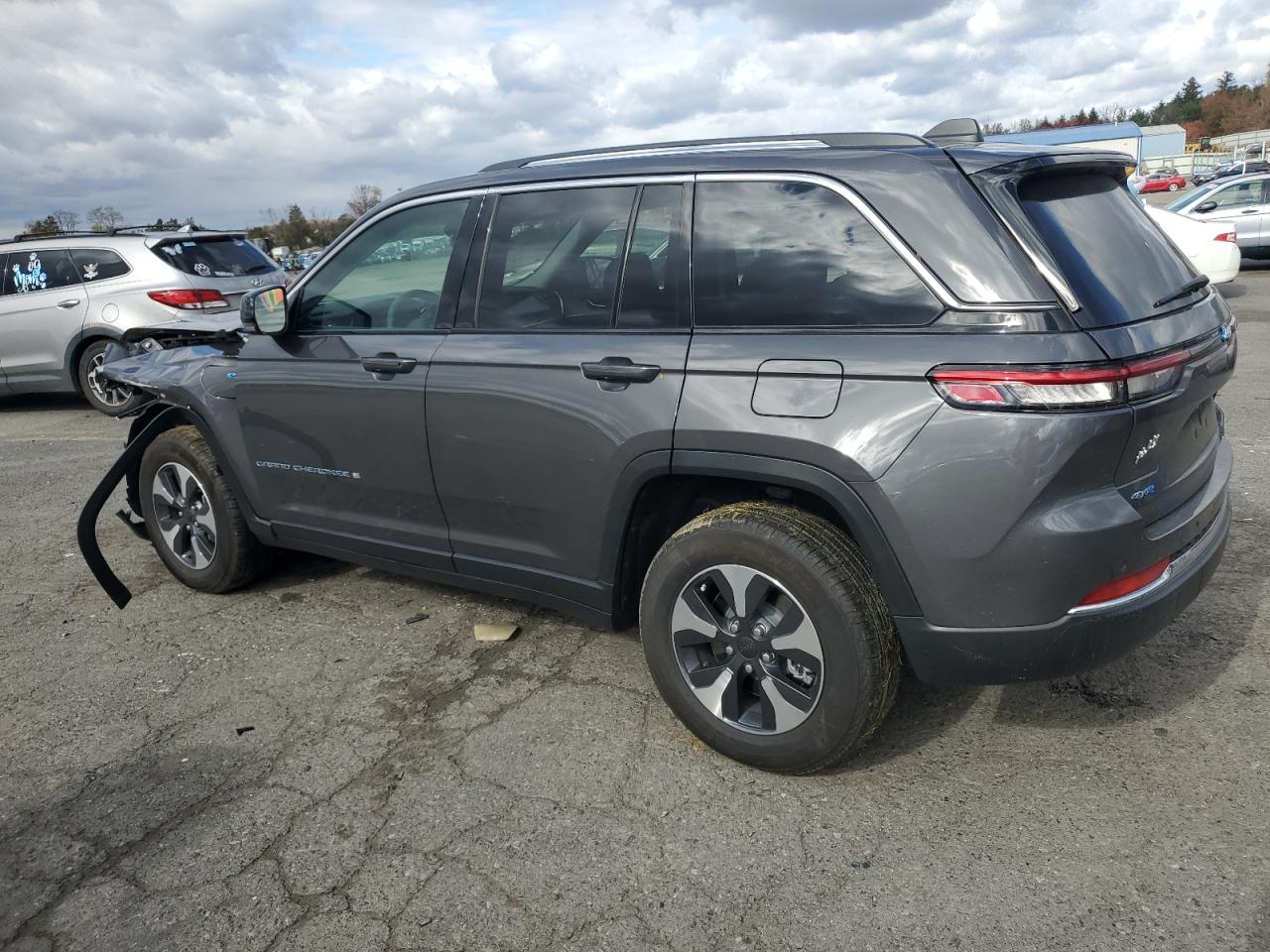 2024 Jeep Grand cher VIN 1C4RJYB6XRC714914 photo 2
