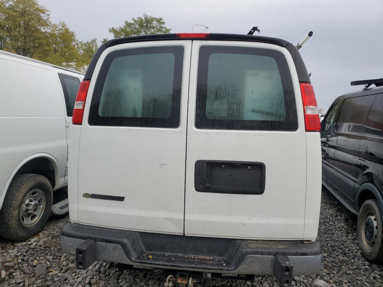 2021 Chevrolet Express VIN 1GCWGAF77M1309822 photo 6