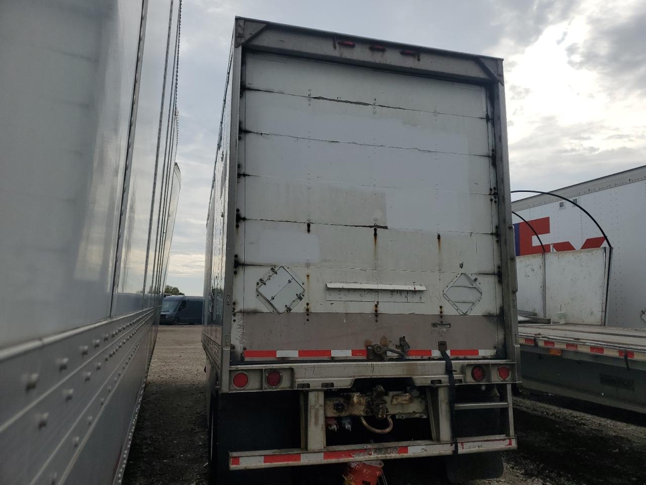 2008 GGSD Dry van tr VIN 1GRAA56138D431313 photo 3