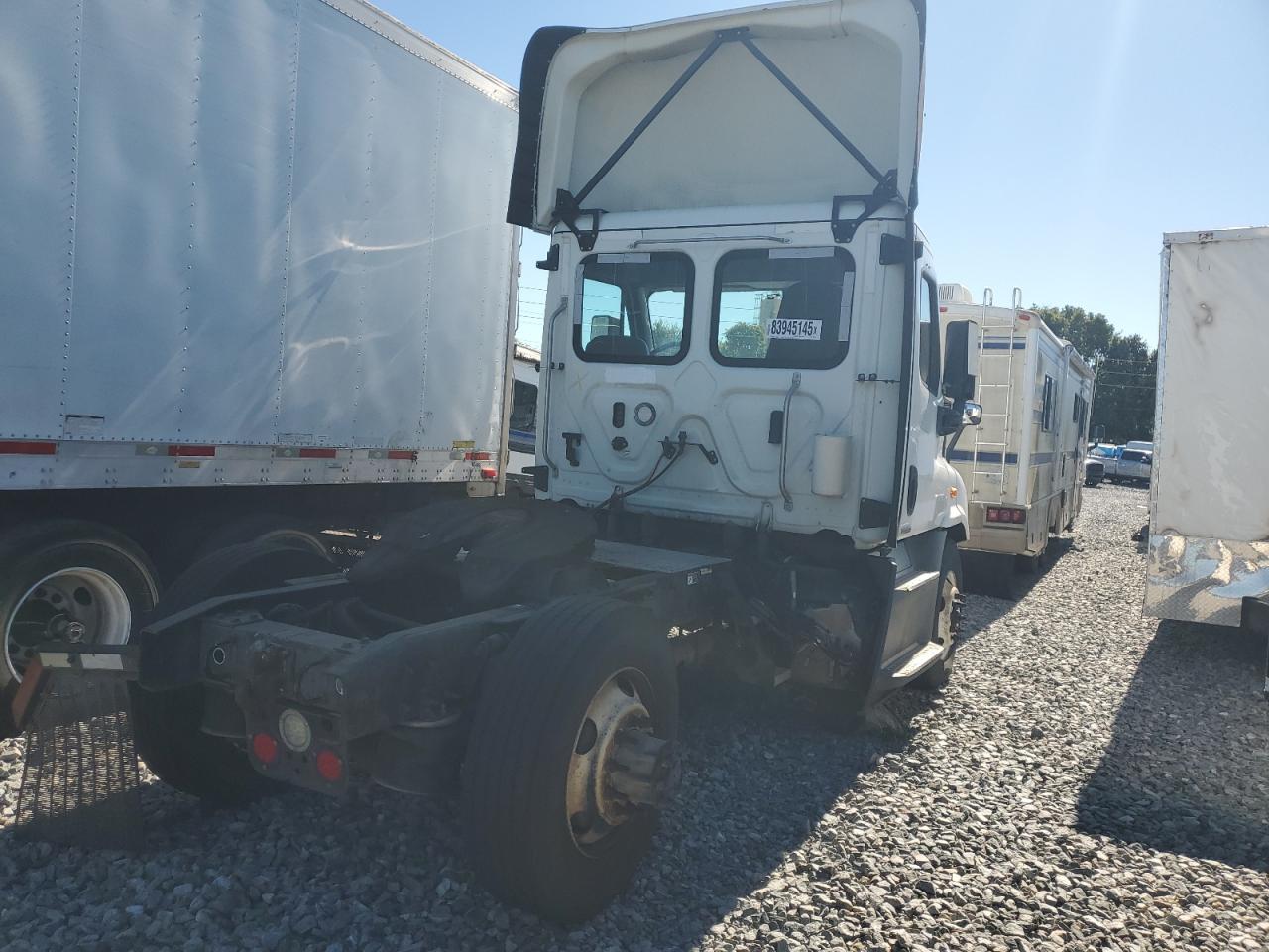 2018 FREIGHTLINER All other VIN 3AKBGADV7JSJN2869 photo 4