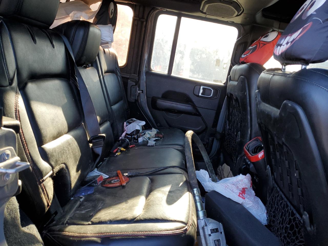 2018 Jeep Wrangler / VIN 1C4HJXFG3JW251817 photo 11