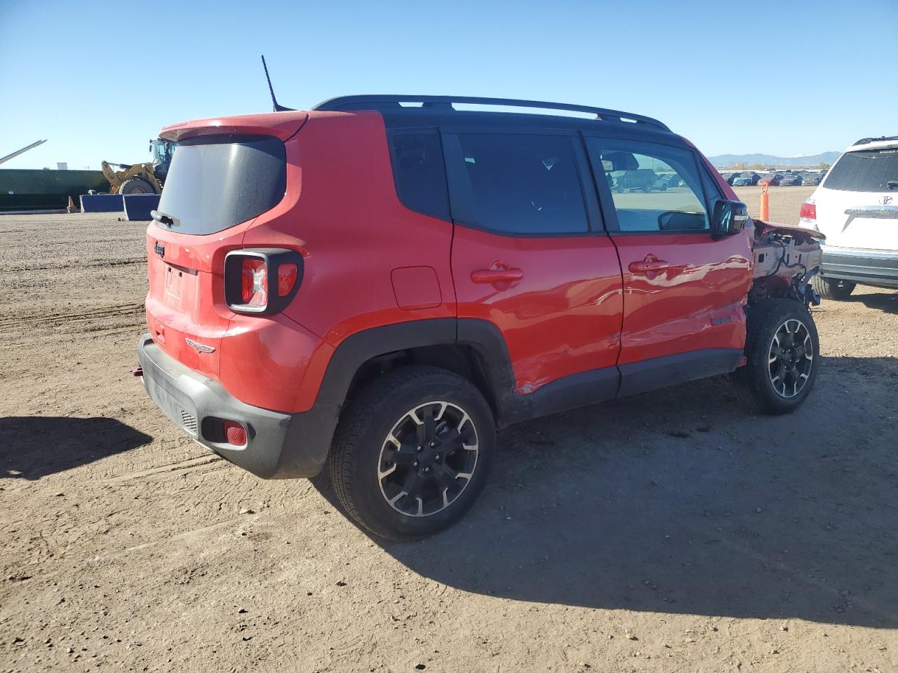 2023 Jeep Renegade VIN ZACNJDC13PPP73402 photo 3
