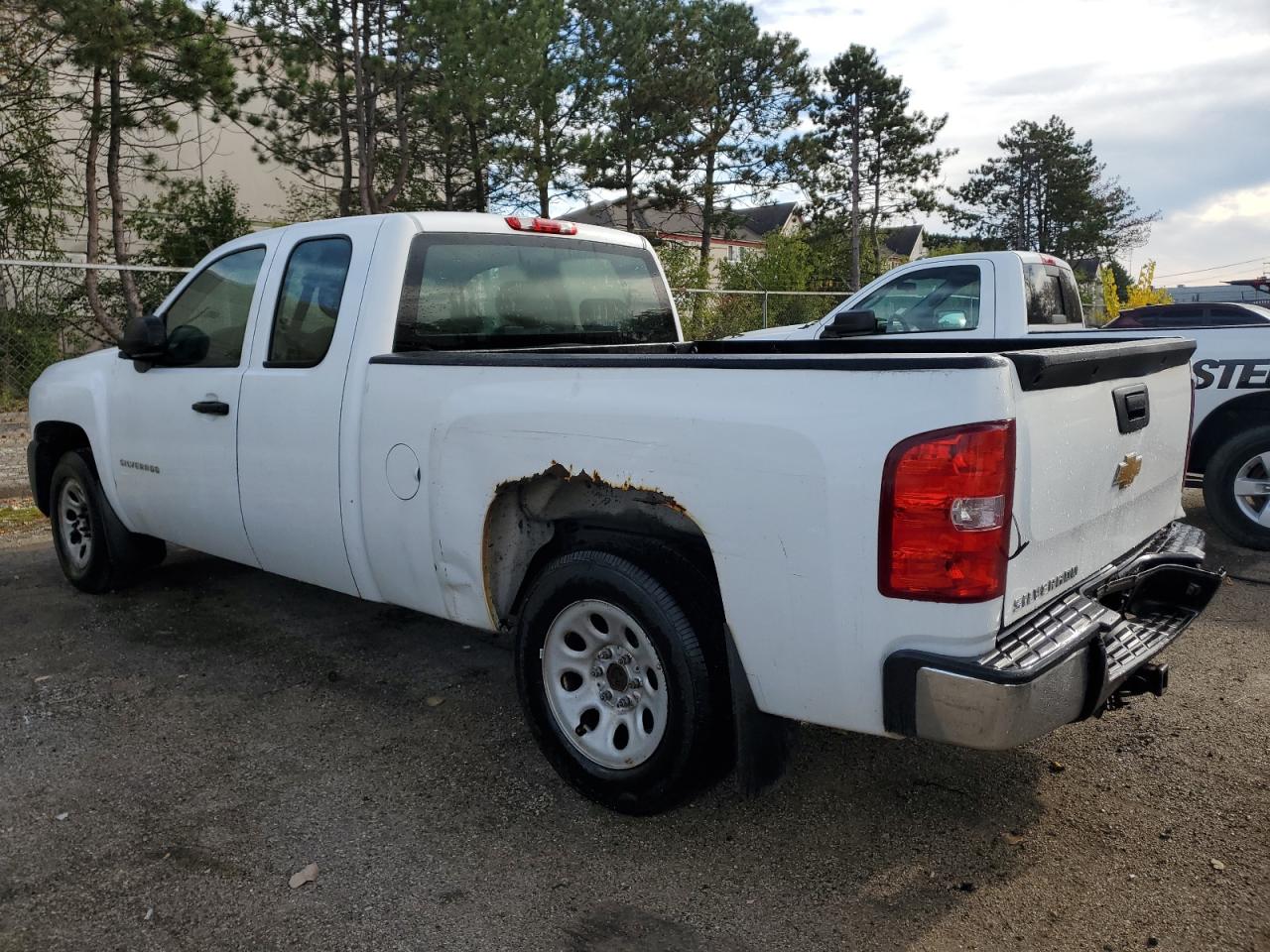 2011 Chevrolet All models VIN 1GCRCPEX4BZ290075 photo 2