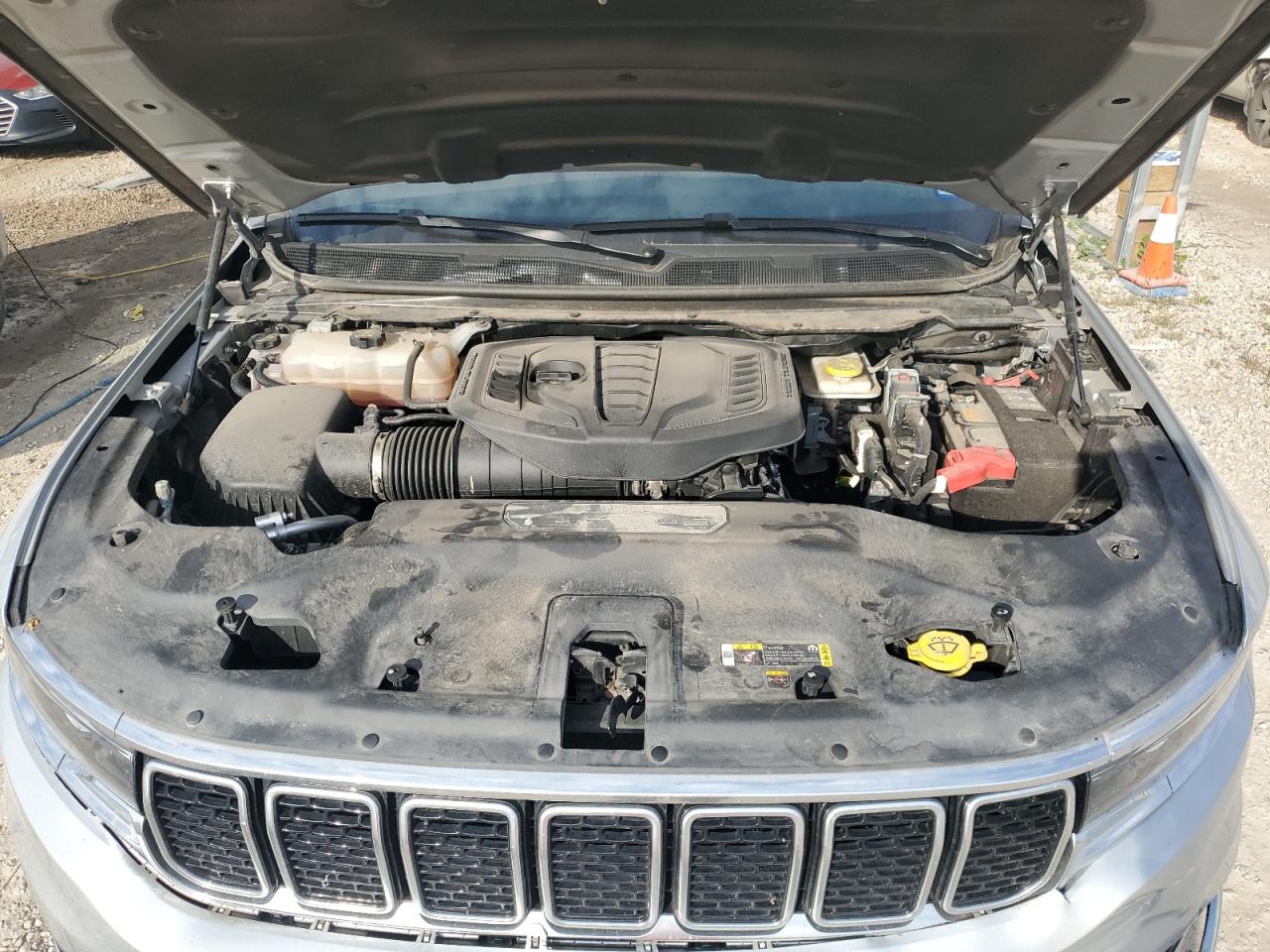 2024 JEEP Wagoneer VIN 1C4SJRBPXRS135198 photo 12