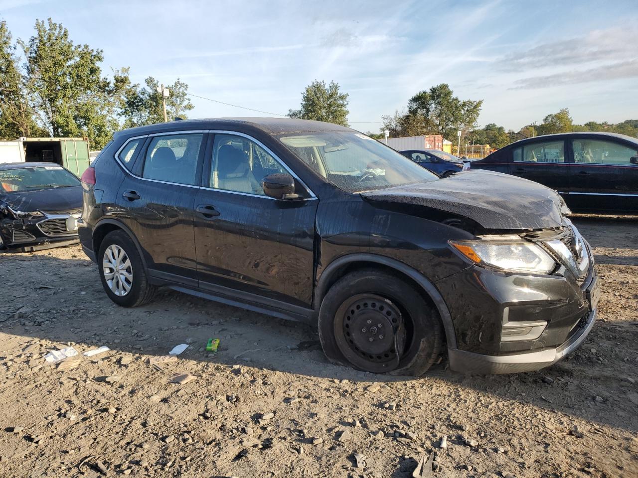 2017 Rogue VIN KNMAT2MTXHP522133 photo 4