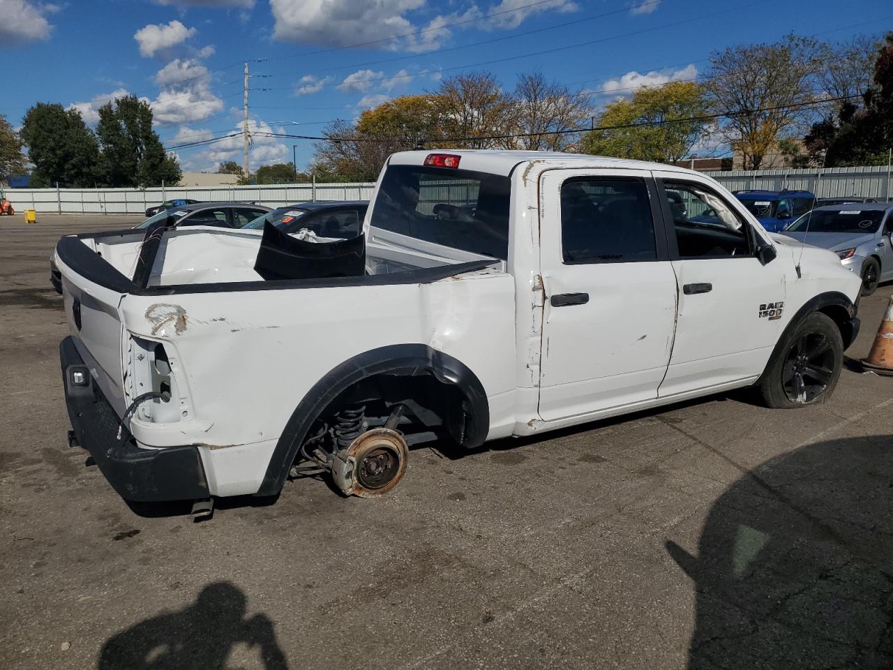 2024 Ram 1500 VIN 1C6RR6LG2RS156154 photo 3