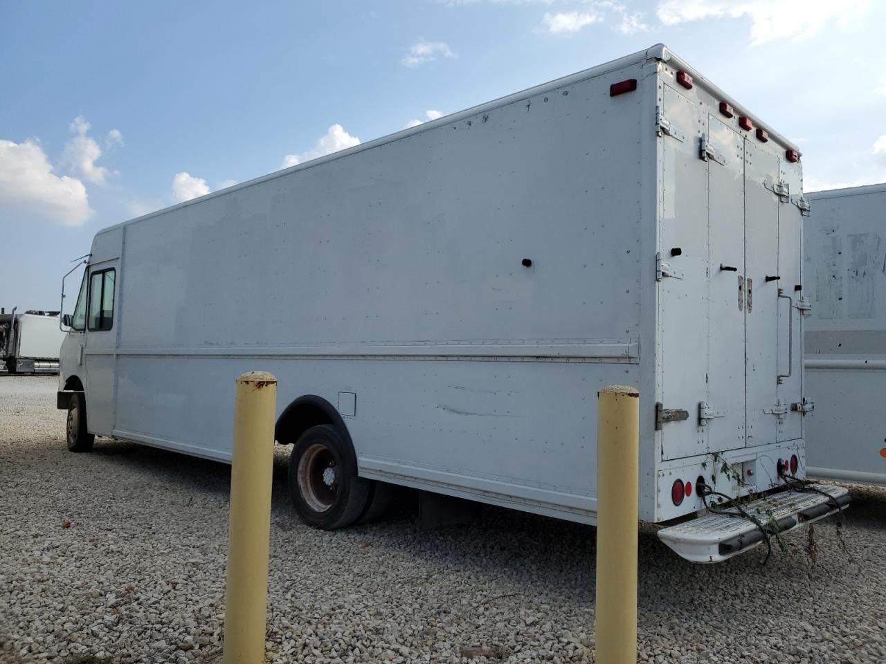 2004 FREIGHTLINER All other VIN 4UZAANBW94CM64484 photo 2