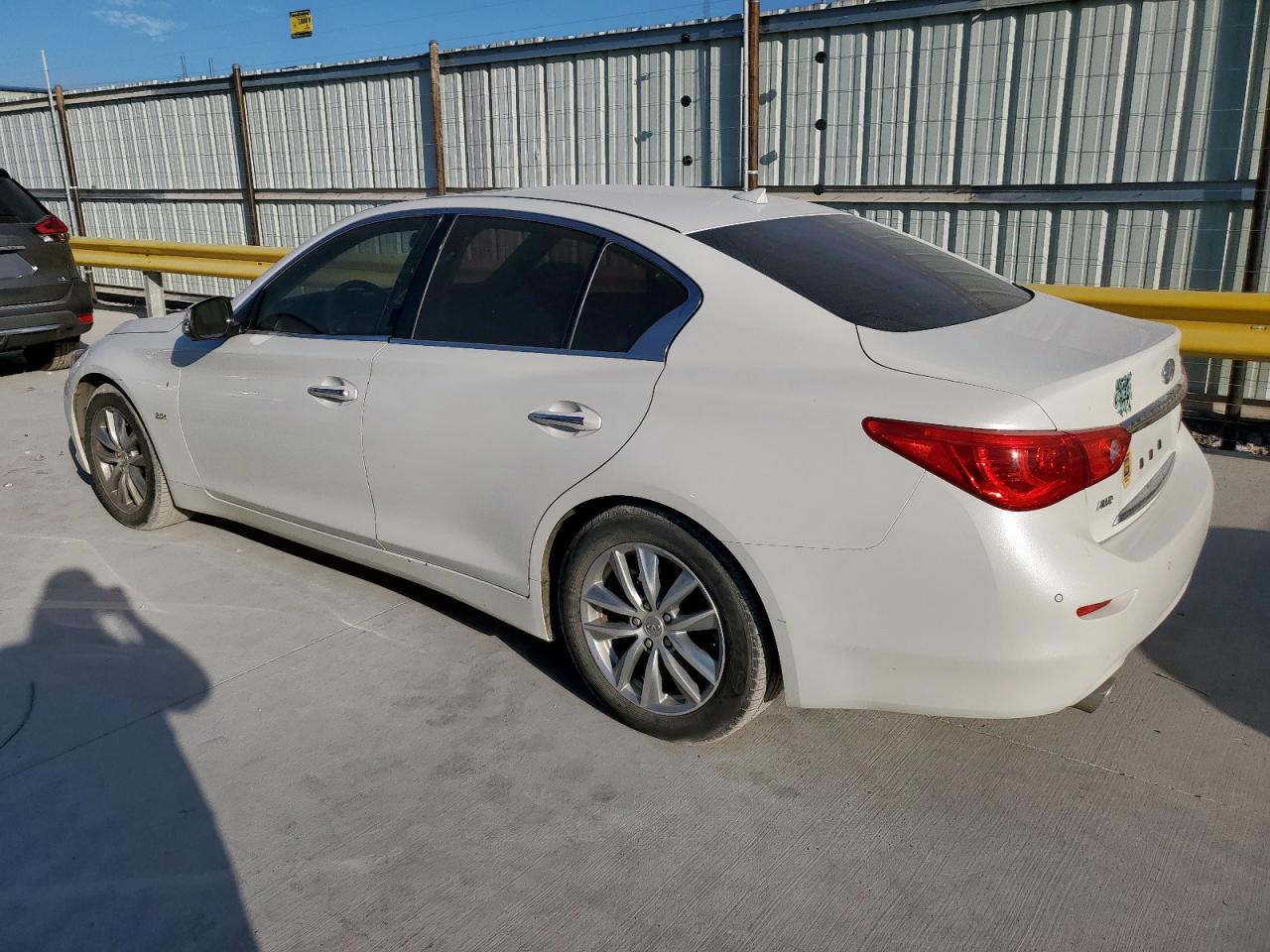 2016 Infiniti Q50 VIN JN1CV7AR4GM250545 photo 2