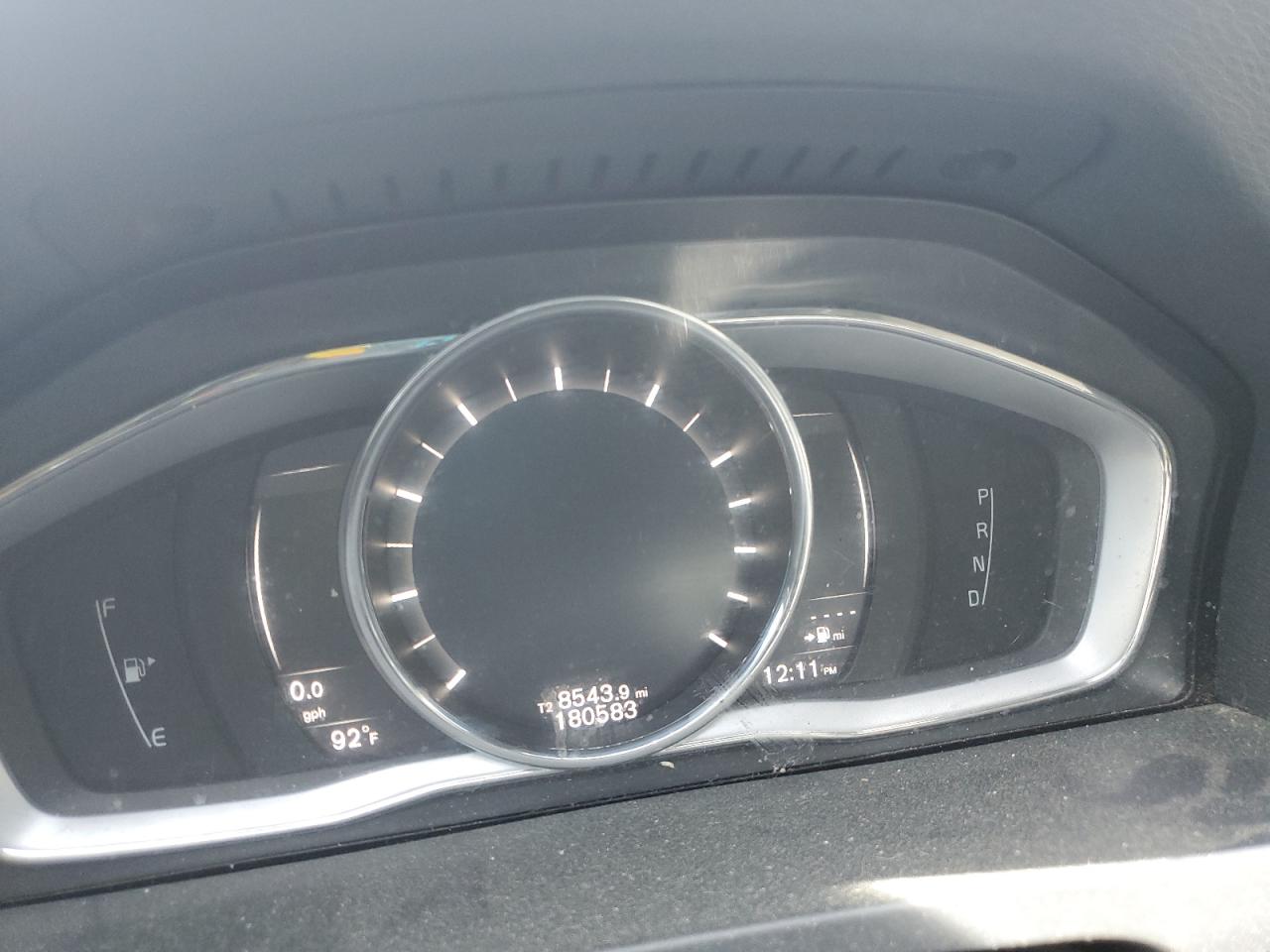 2018 Volvo V60 VIN YV140MELXJ2389290 photo 9