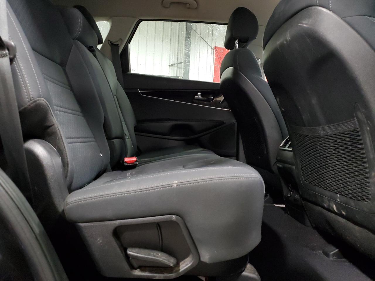 2018 KIA Sorento lx VIN 5XYPGDA11JG350385 photo 11