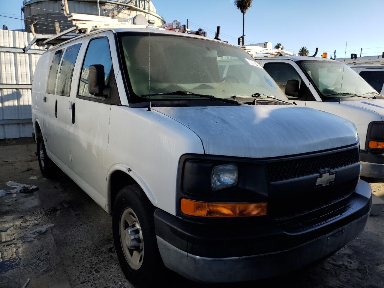 2014 CHEV Express VIN 1GCWGFCB4E1134694 photo 4