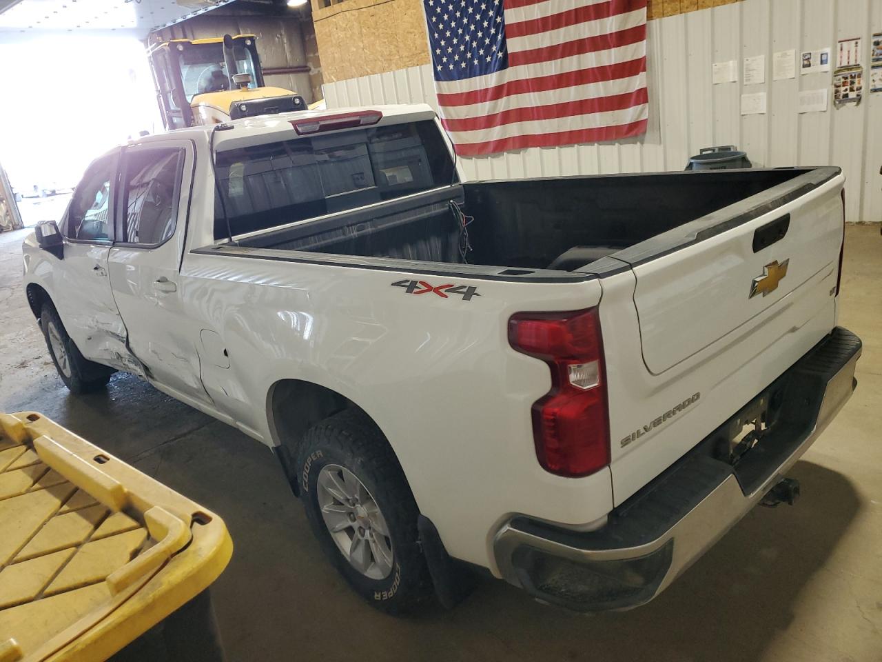 2025 CHEVROLET All models VIN 3GCPKDEK5SG134768 photo 2