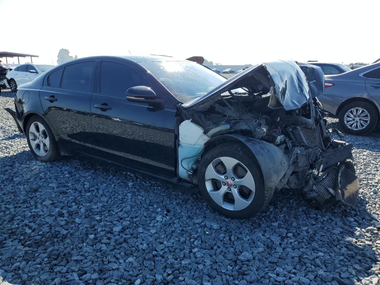 2017 Jaguar Xe VIN SAJAR4BGXHA976869 photo 4