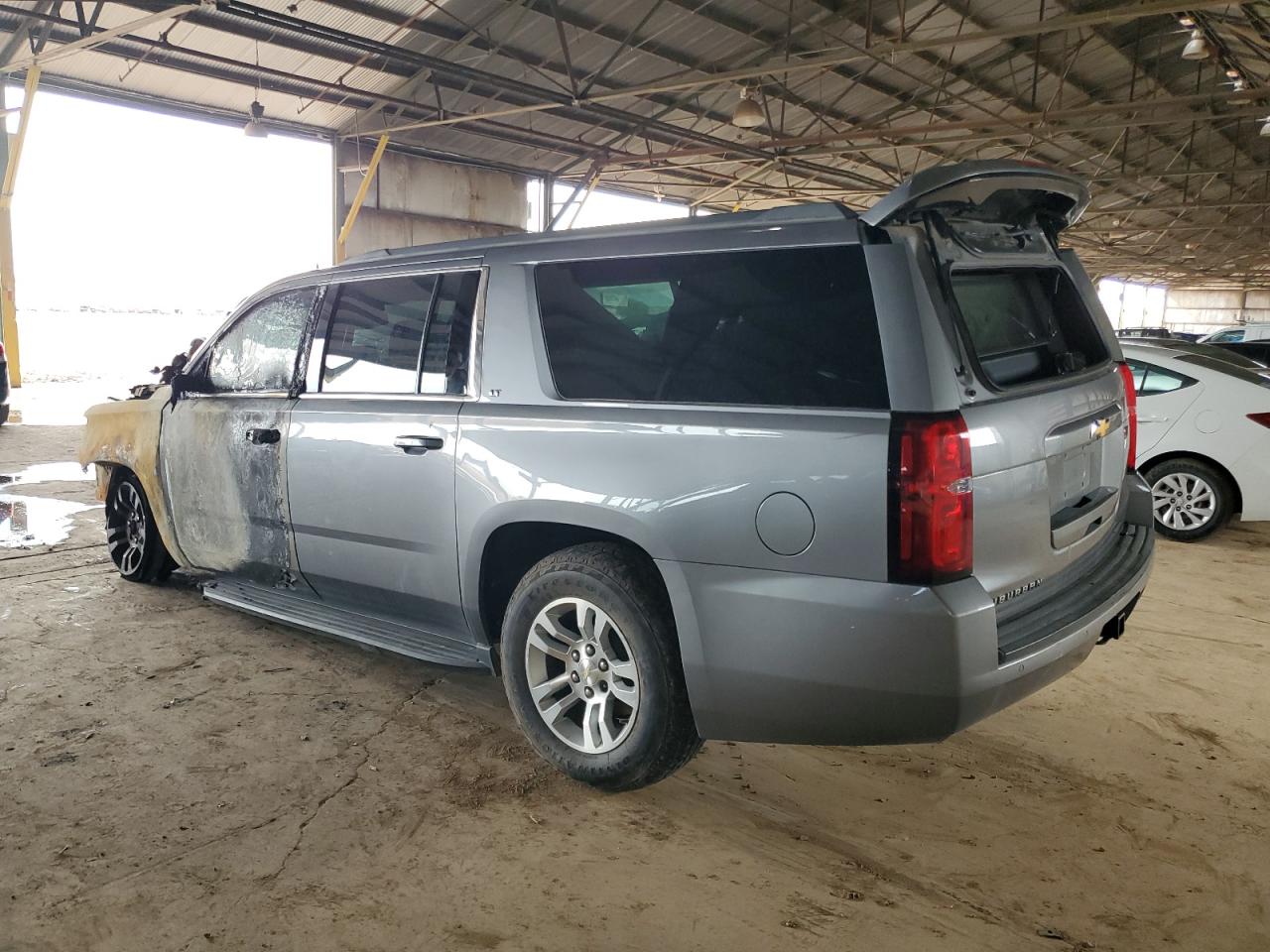 2020 CHEVROLET Suburban VIN 1GNSKHKC1LR156323 photo 2