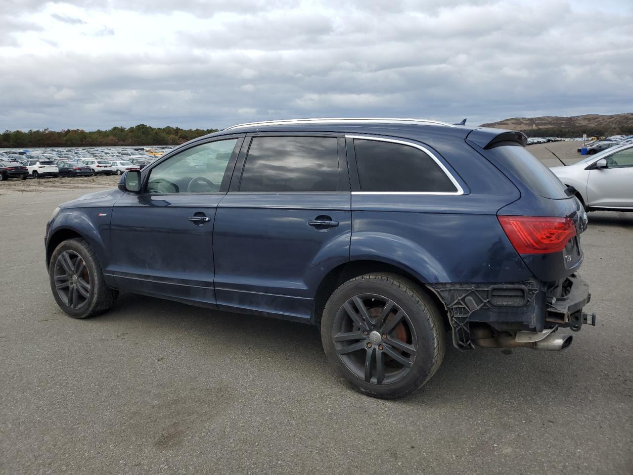 2014 Audi Q7 VIN WA1DGAFE6ED009091 photo 2