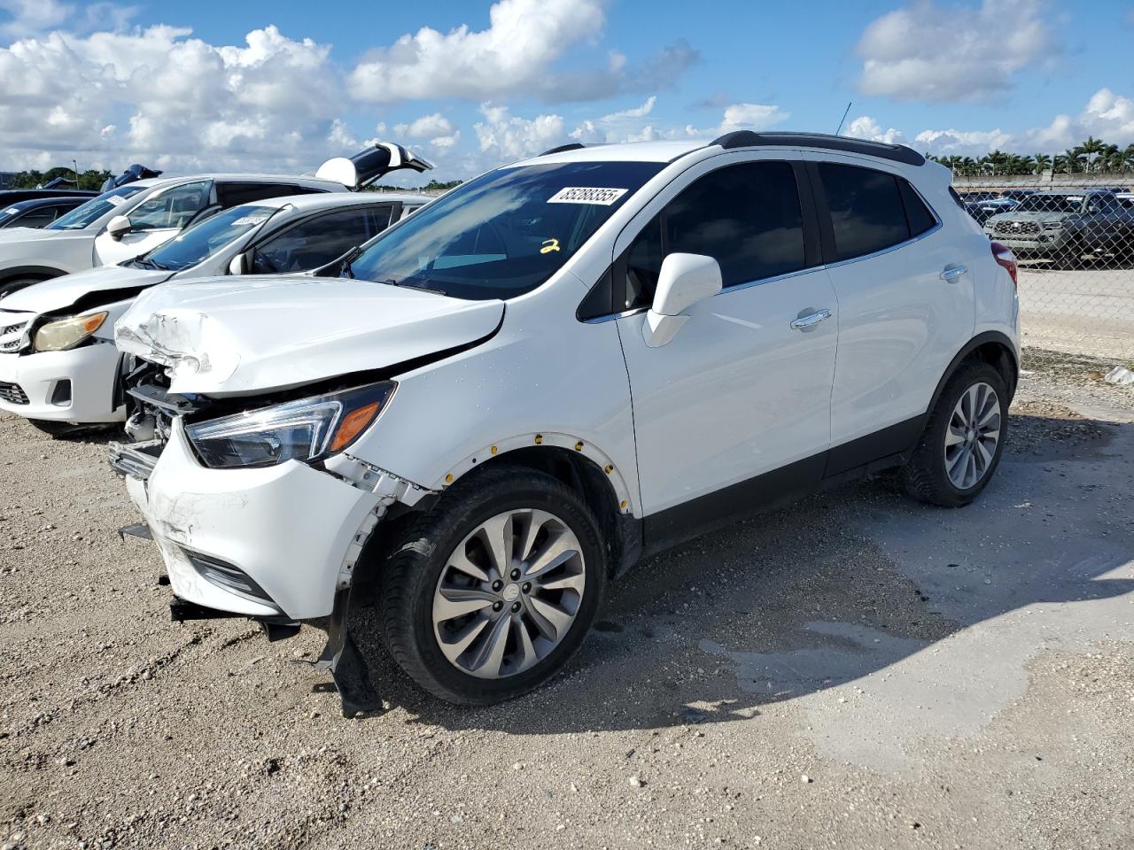 2020 Buick Encore VIN KL4CJASB4LB011780 photo 1