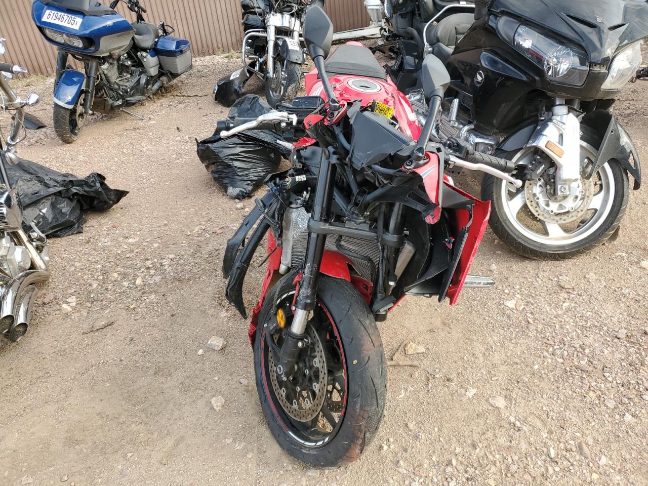 2024 Honda Cbr cycle VIN MLHRH1551R5001441 photo 2
