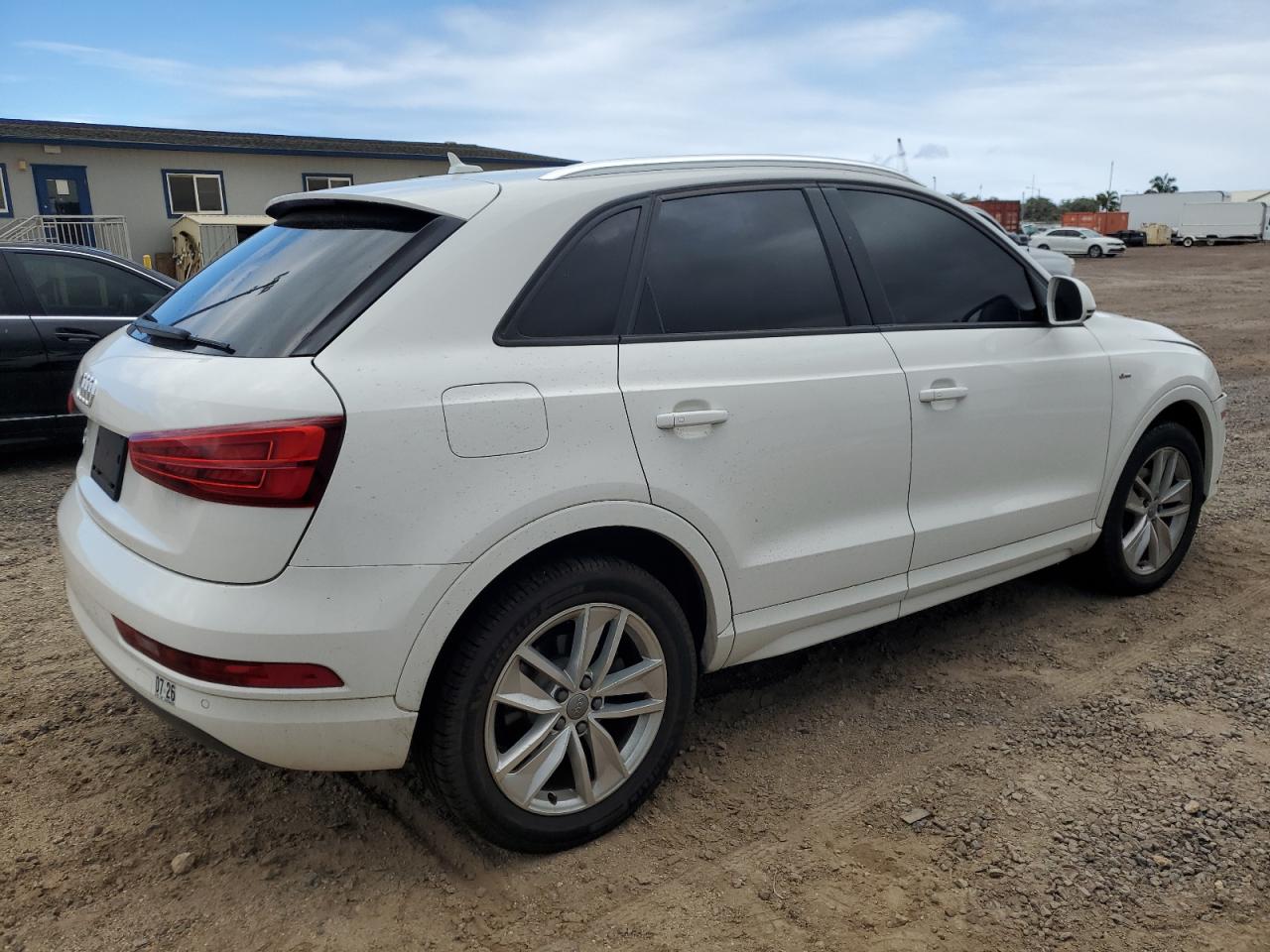 2018 AUDI Q3 VIN WA1BCCFS9JR027456 photo 3