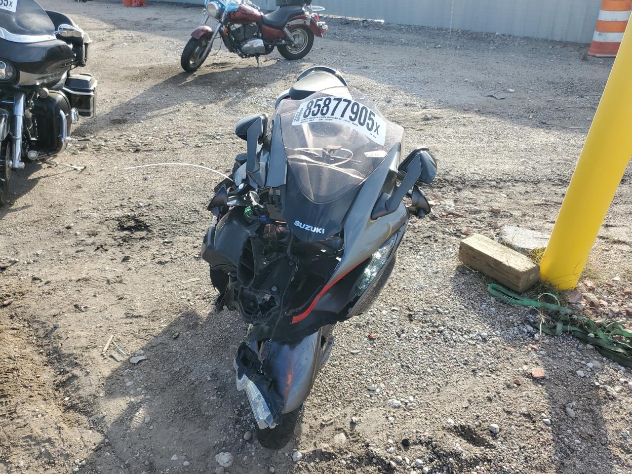 2024 Suzuki Gsx1300 rr VIN JS1EJ11B0R7101210 photo 2