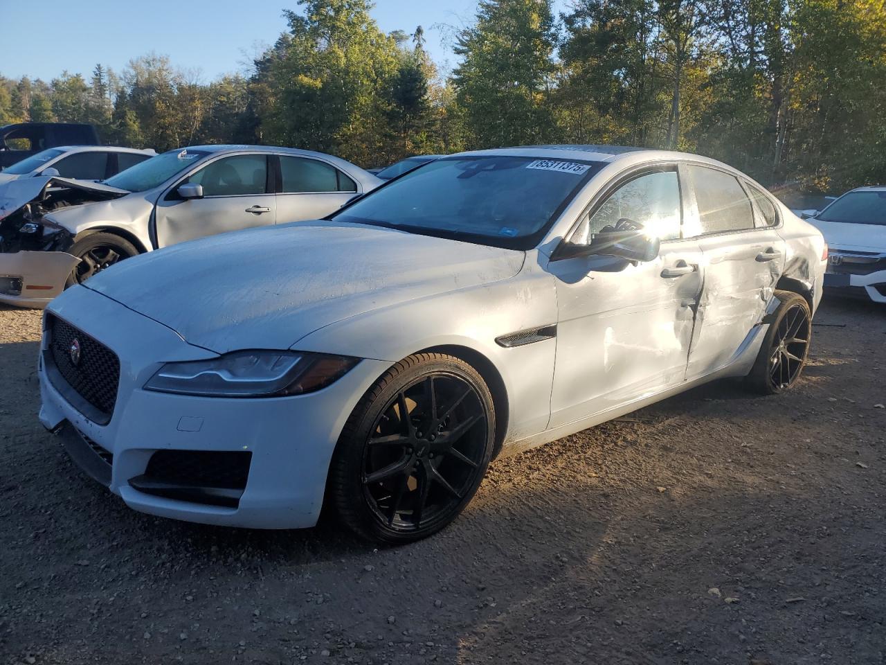 2017 JAGUAR Xf VIN SAJBK4BV0HCY43016 photo 1